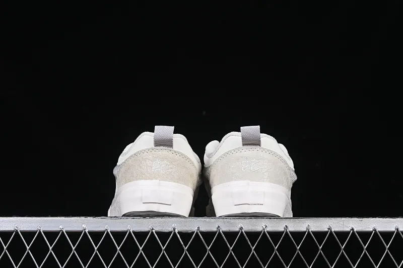 All categories Vans Vans series Vans Low Vans low-top Vans Classics Knu Skool Vr3 Vans official Year of the Snake limited bread shoes VN0009QCSNK